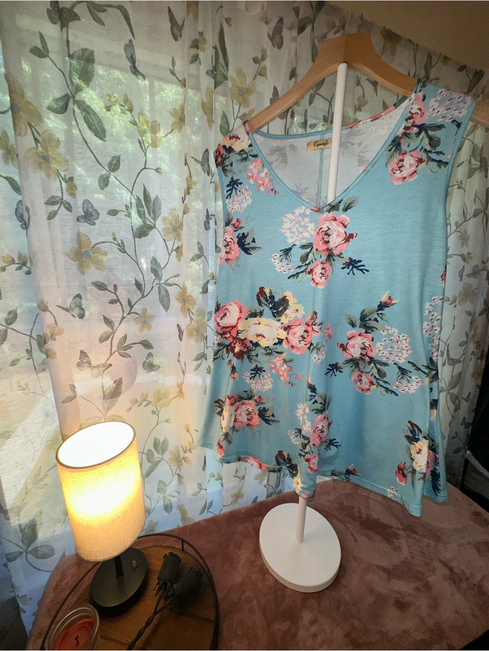 Casual Floral V-Neck Tank Top - Light Blue with Pink Roses